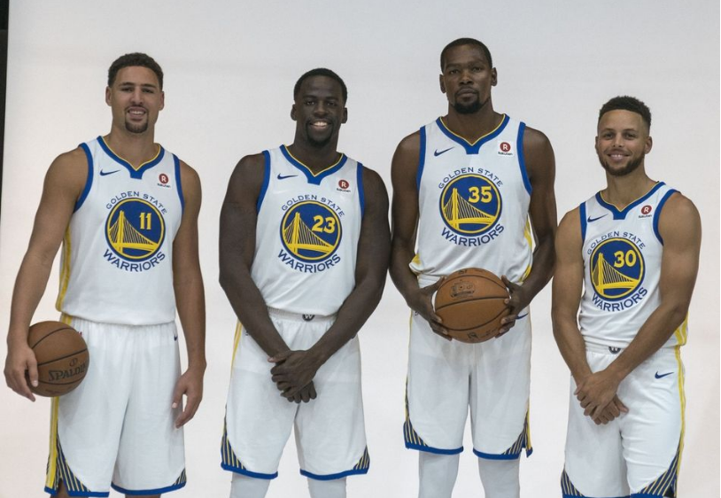 热议海港平柔佛：十分狼狈且侥幸；陈威出色全队血性（海港战平柔佛引热议：过程狼狈且侥幸，陈威高光全队展现血性）