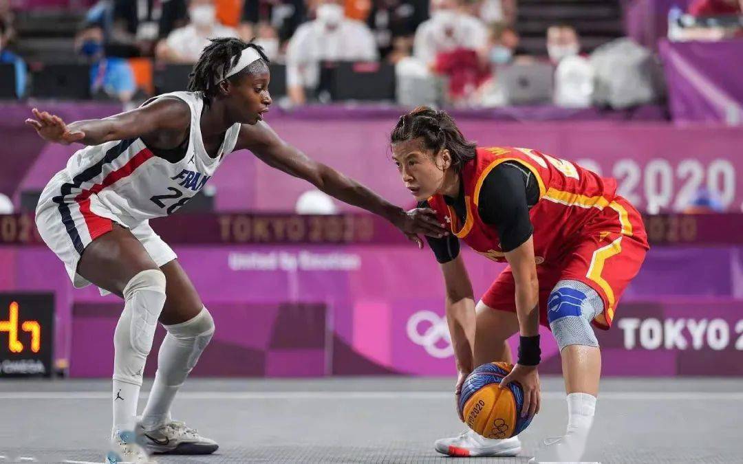 库里送祝福，科尔谈格林摊牌！美媒看好勇士胜独行侠，3点成关键（库里送祝福、科尔回应格林摊牌：美媒看好勇士击败独行侠，三大因素成关键）