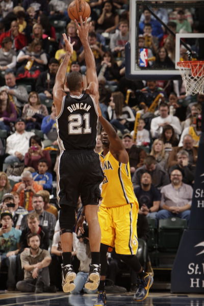 德甲前瞻：拜仁终结连胜后盼回正轨，弗赖堡近13战仅输1场（德甲前瞻：拜仁连胜止步力求反弹，弗赖堡近13战仅负一场）