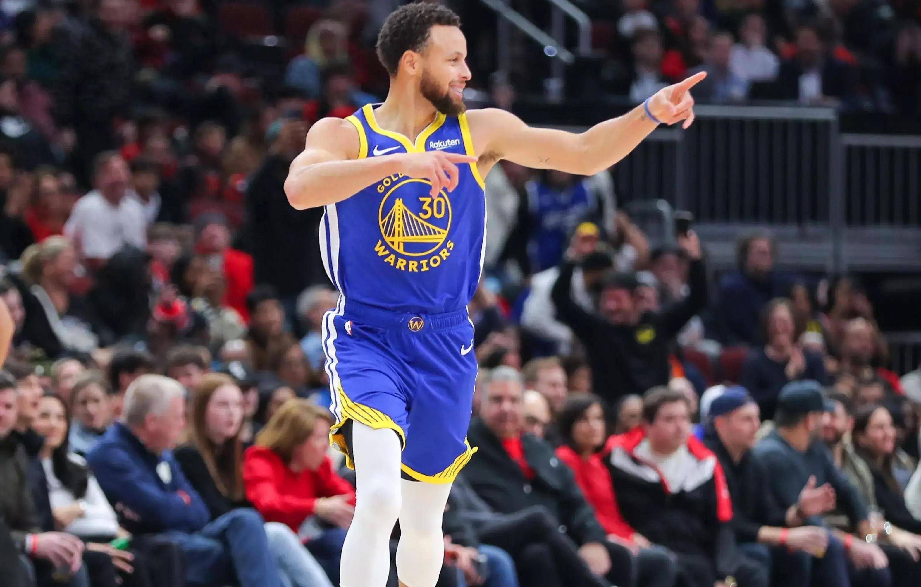 穆勒：越接近决赛看球的人越多，在数万球迷面前踢球令我兴奋（穆勒：越临近决赛观赛人数越多，置身万人面前比赛让我更兴奋）