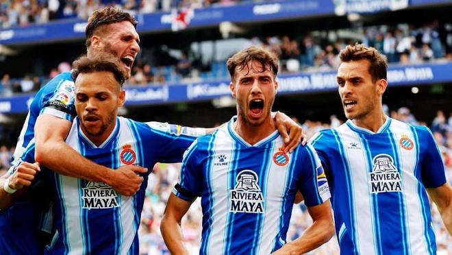 哈萨克斯坦足球超级联赛：13座城市的14支球队（哈萨克斯坦足球超联赛：14队分布在13座城市）