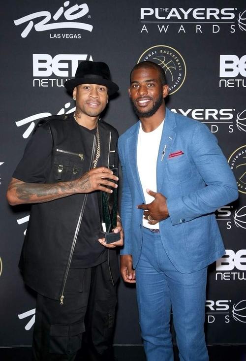 此前连续缺席4场！雄鹿官方：字母哥今日对阵尼克斯迎来复出（缺席四场后回归！雄鹿官宣：字母哥今日对阵尼克斯复出）