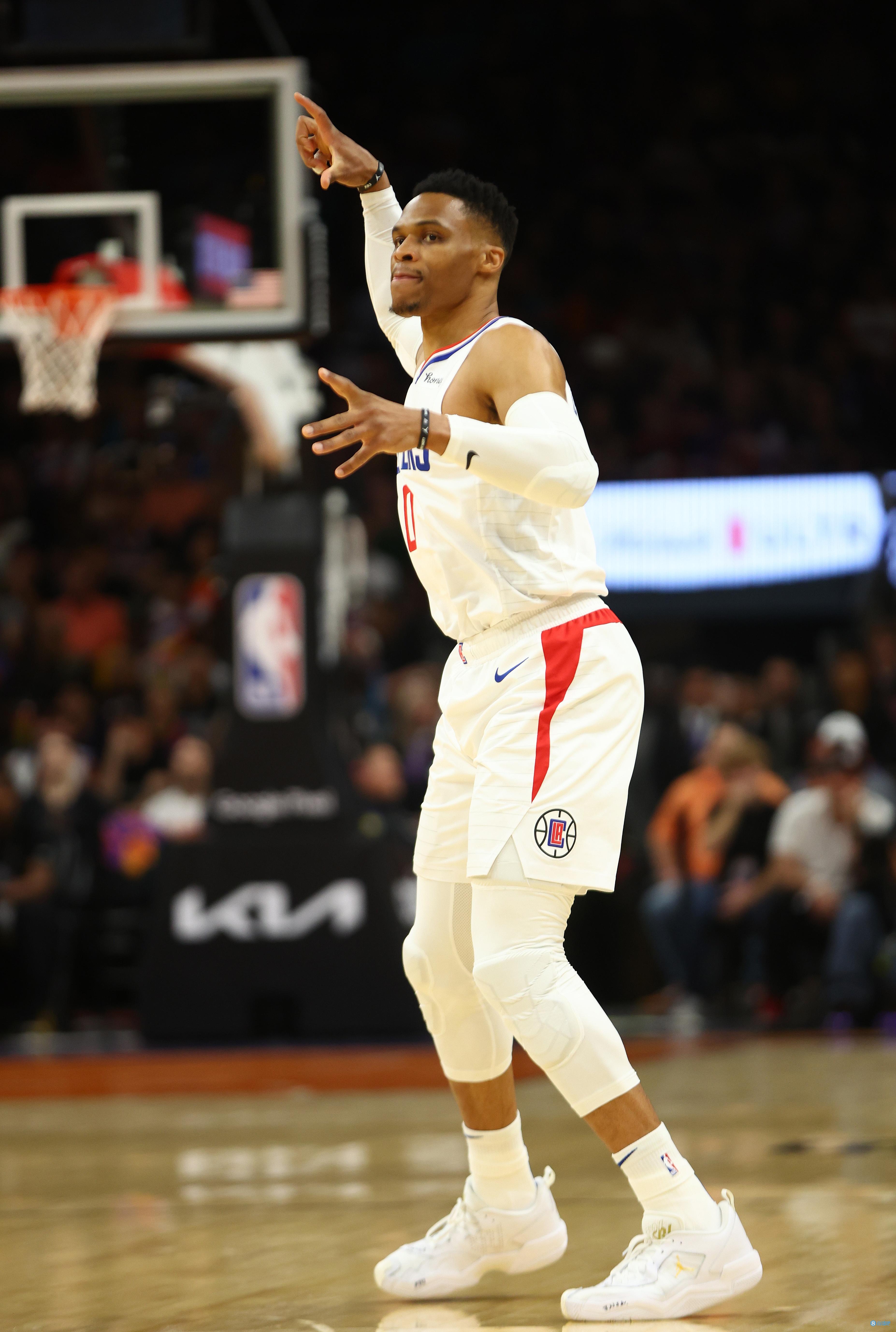 巴萨旧将：足球世界没人能达到梅西的高度，他让我们变得更好（巴萨旧将：足坛无人能与梅西比肩，他让我们更出色）