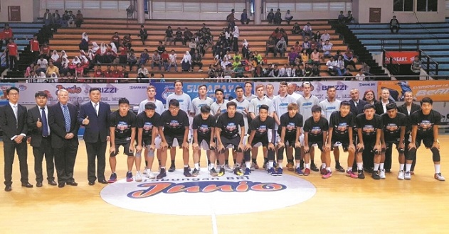 头球建功！利兹联后卫比约尔是第4位英超进球的斯洛文尼亚球员（利兹联后卫比约尔头球破门，成为英超进球的第4位斯洛文尼亚球员）