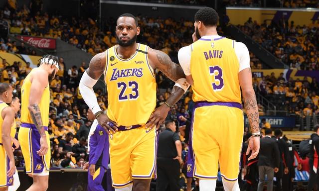 广州防守铁血令人叫好（广州铁血防守赢得喝彩）