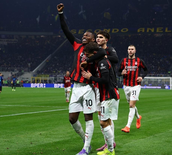 中超：上海海港主场3-2战胜长春亚泰（中超：上海海港主场3比2击败长春亚泰）