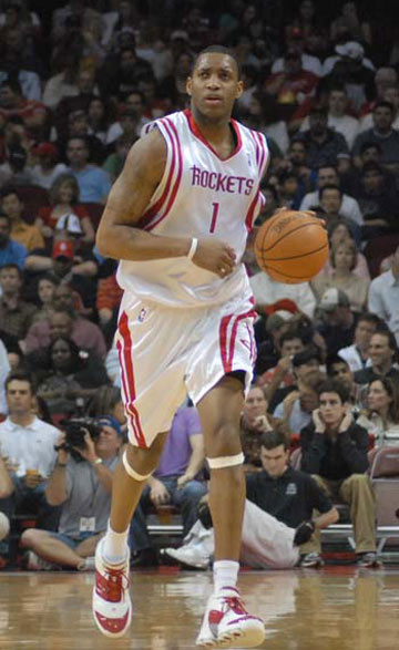 伊尔迪兹破门难救主，尤文1比2那不勒斯仍排名第7，洛卡特利：我们应该做得更好（伊尔迪兹破门难改败局，尤文1-2负那不勒斯仍第七，洛卡特利：本该做得更好）