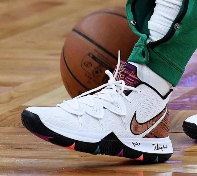 中超赛报：山东泰山主场战胜武汉三镇＂,（中超快讯：山东泰山主场力克武汉三镇）