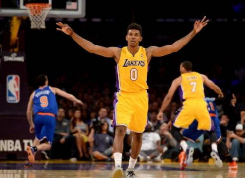 邮报：曼城和阿森纳关注罗德里戈-门多萨，皇马也考察了他（英媒：曼城、阿森纳有意罗德里戈-门多萨，皇马亦在考察）