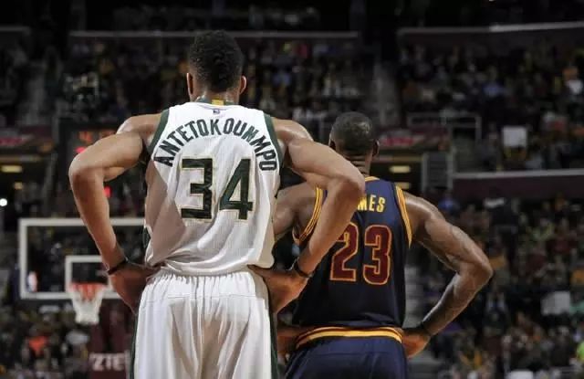 杰曼展现突破天赋，拉杆上篮2+1为北京注入强心剂（杰曼强突上演拉杆2+1，为北京注入强劲动力）